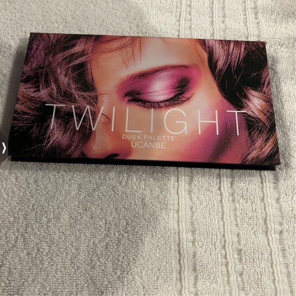 Eyeshadow palette - Picture 10 of 12